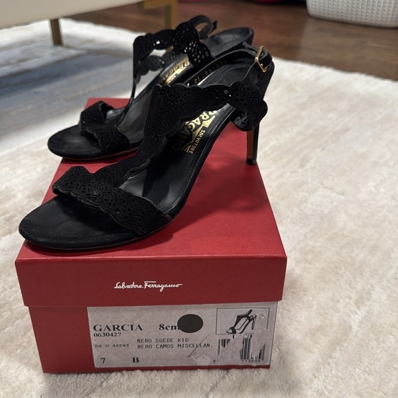 Salvatore Ferragamo Garcia Nero Suede Sandals - Picture 4 of 16